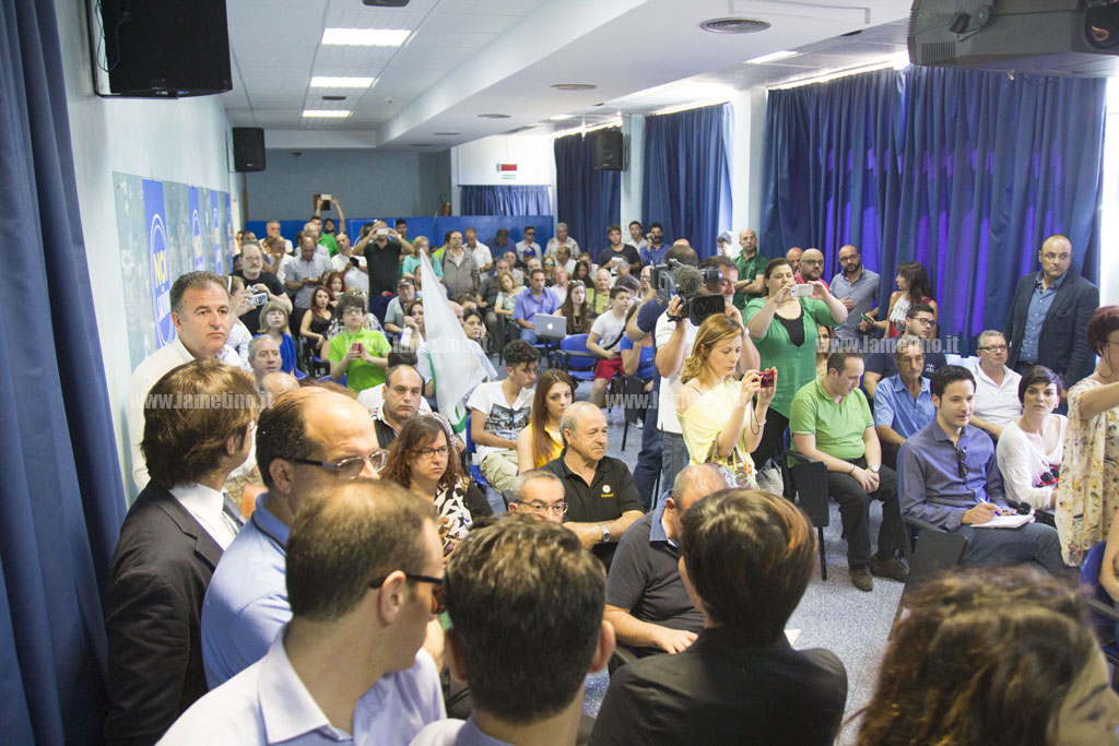 salvini-conferenza-lamezia-t-1-pubblico.jpg