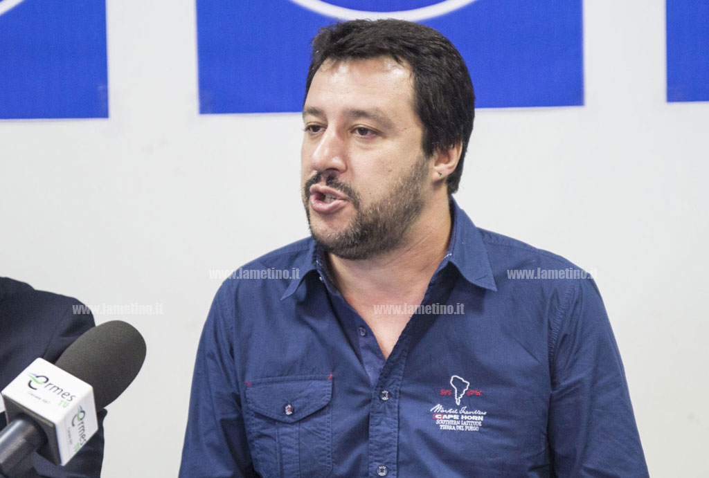 salvini-conferenza-lamezia-t-1.jpg