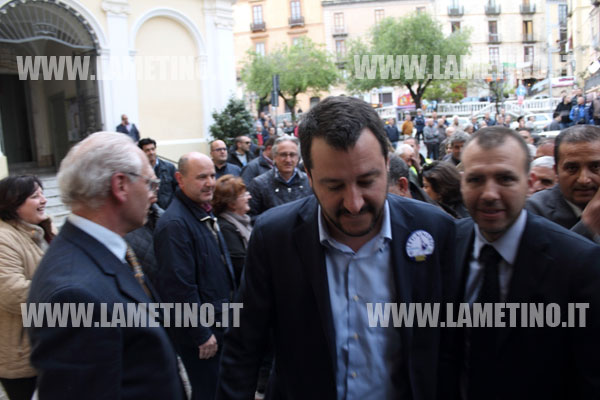 Salvini (Lega Nord): “Se a Lamezia prendo meno di 500 voti mi spoglio”