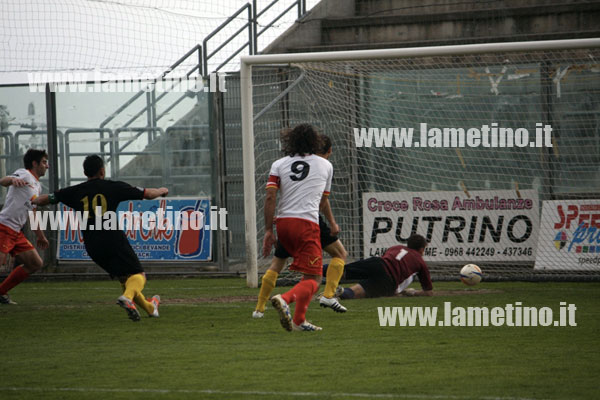 Calcio: Il Sambiase battuto in casa dalla capolista Messina