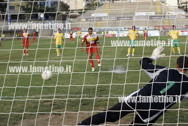 Calcio: Il Sambiase ne fa cinque al Palazzolo