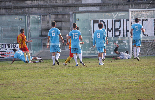 Calcio: seconda sconfitta per il Sambiase, battuti 3-1 dalla Paolana