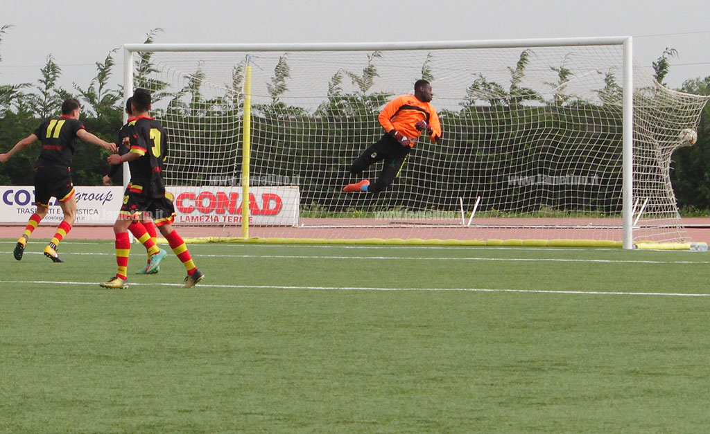 Sambiase liquida il Roggiano 3-1