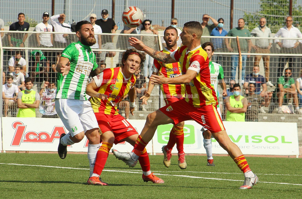 Eccellenza, domenica la finale play-off Sersale - Sambiase. Ennesima delusione in casa Vigor