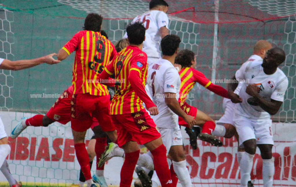 Serie D, il Sambiase continua a sognare: 4-2 all’Acireale e terza posizione in classifica