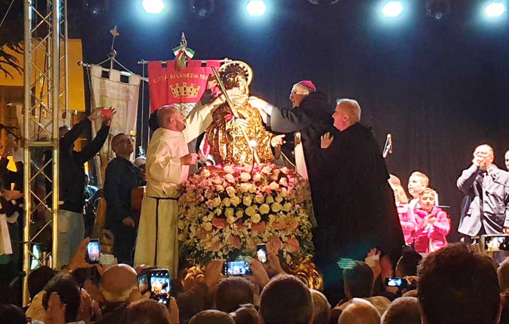Arcivescovo Morosini a Lamezia: “Rialziamoci insieme per trovare forza di prendere posizione contro mali della Calabria”