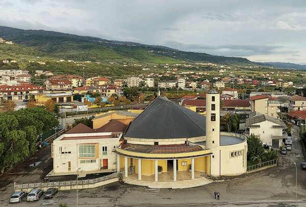 Lamezia: “Natale… tempo di carità”, al via raccolta beni anche nella parrocchia San Raffaele Arcangelo
