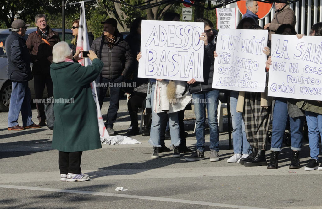 sanita-2020-foto-3studenti.jpg