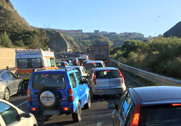Incidente nella galleria Sansinato, feriti