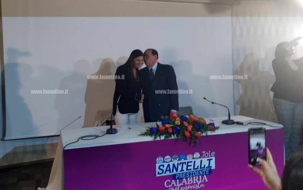 santelli-berlusconi-2020111_d9002.jpg