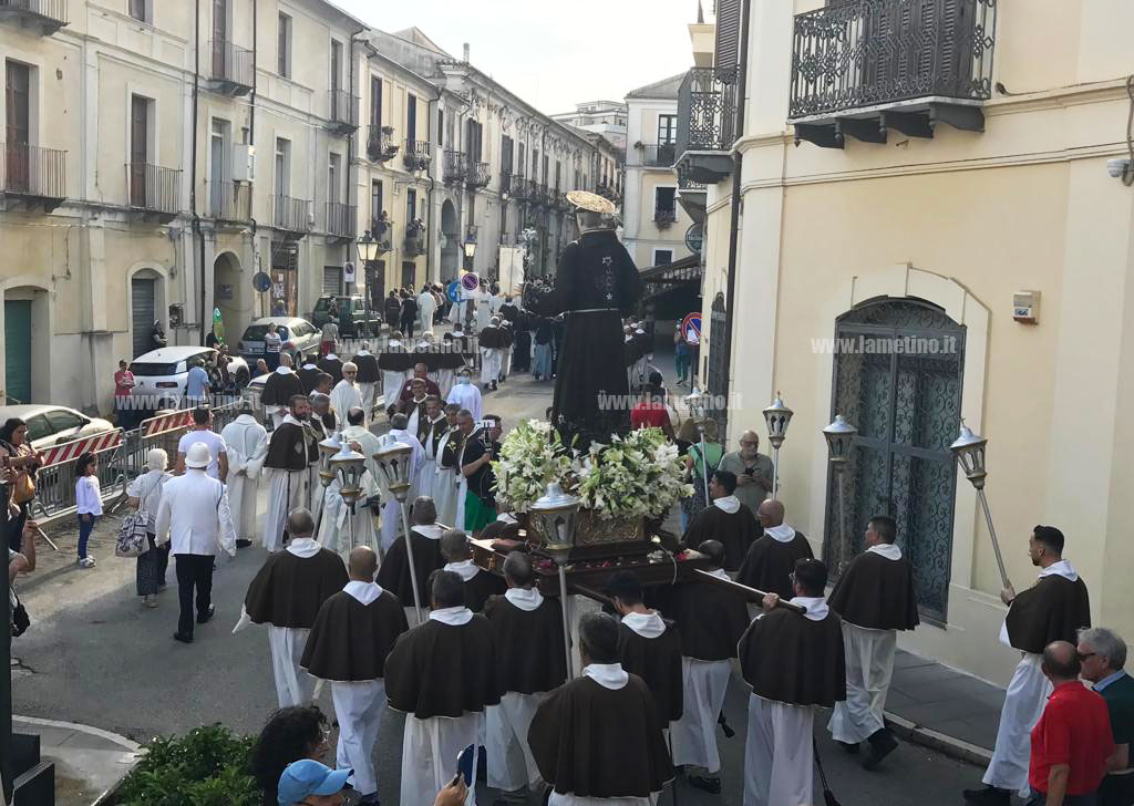 santo2_e2b21.jpg