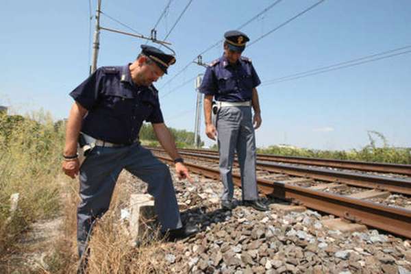 Calabria: Lanciano sassi contro treno, denunciati 7 minorenni 
