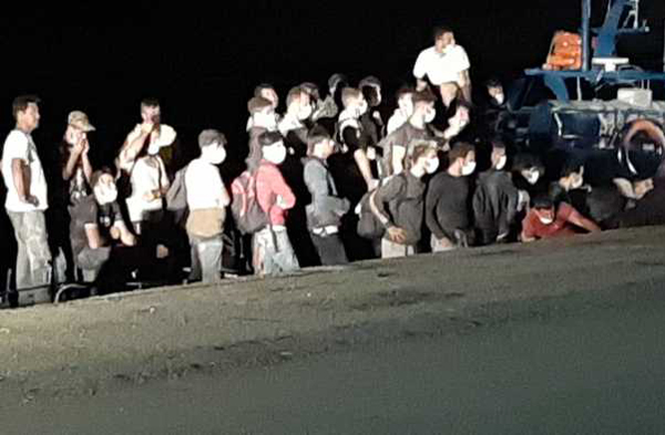 Sbarcati 115 migranti a Crotone, messi in isolamento nel Centro accoglienza di Isola Capo Rizzuto