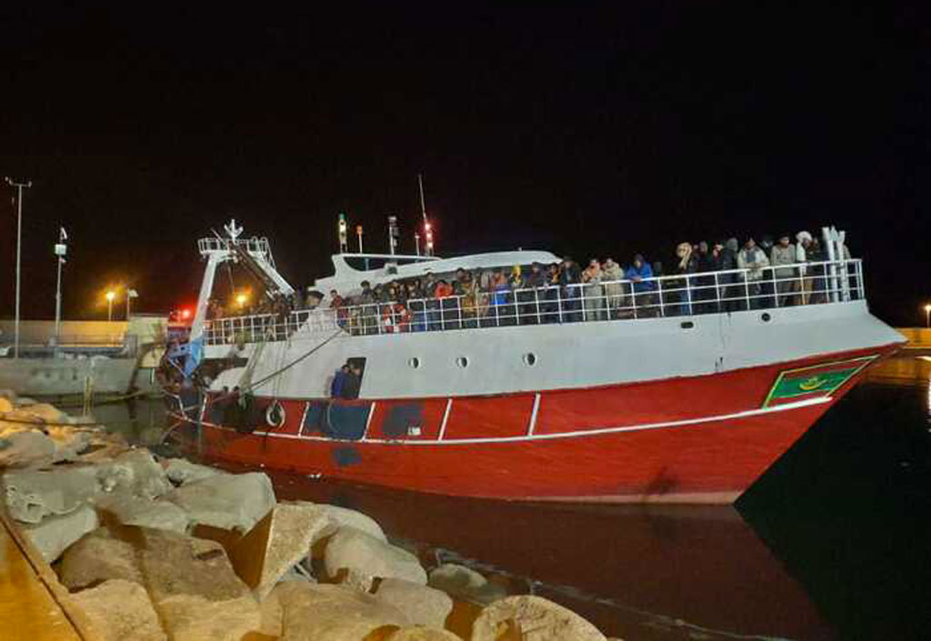 Migranti, in 650 sbarcati nella notte a Roccella Ionica: ci sono anche minorenni