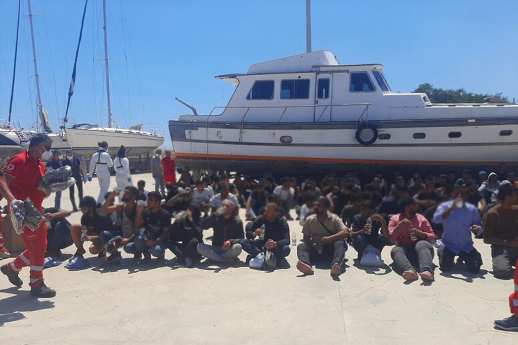 Nuovo sbarco nel porto di Roccella Ionica, arrivati 97 migranti 