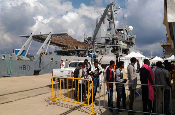 Sbarcati a Reggio 332 migranti, 54 i minori