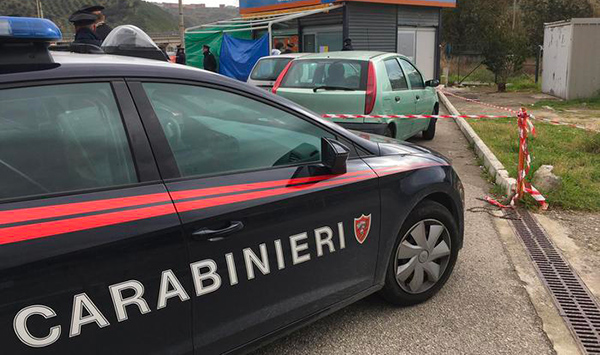 Trovato cadavere di un 45enne in auto finita in una scarpata a Catanzaro, esclusa ipotesi omicidio