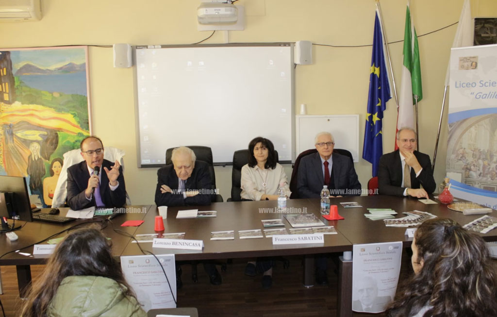 scienza-liceo-1612196.jpg