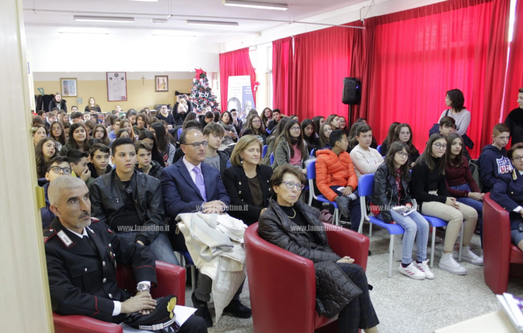 scienza-liceo-1612199.jpg