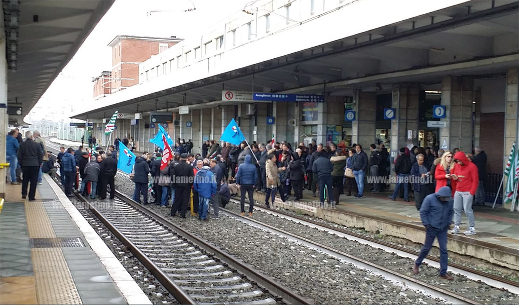sciopero-binari-lamezia-6-41218.jpg