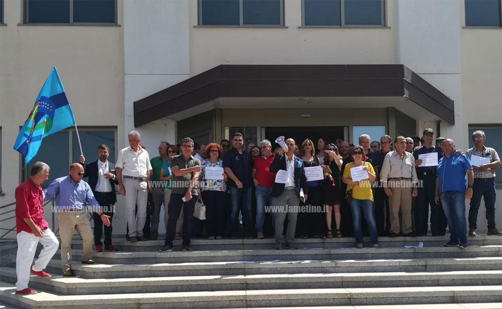 Lamezia, dipendenti del Comune in sciopero: "Stanchi di essere presi in giro"