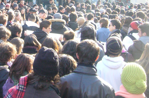 Calabria: protesta studenti a Vibo per carenza riscaldamenti e aumento biglietti bus