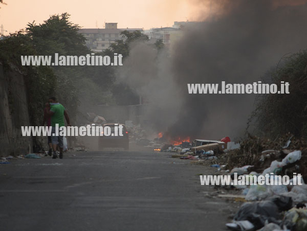 Lamezia: Ennesimo rogo di rifiuti in località Scordovillo