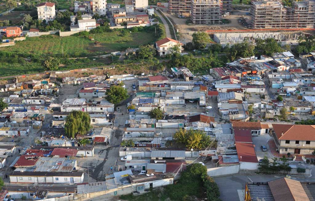 Casa del Popolo di Lamezia e del Reventino: “Dietro roghi Scordovillo smaltimento illegale rifiuti esterni”