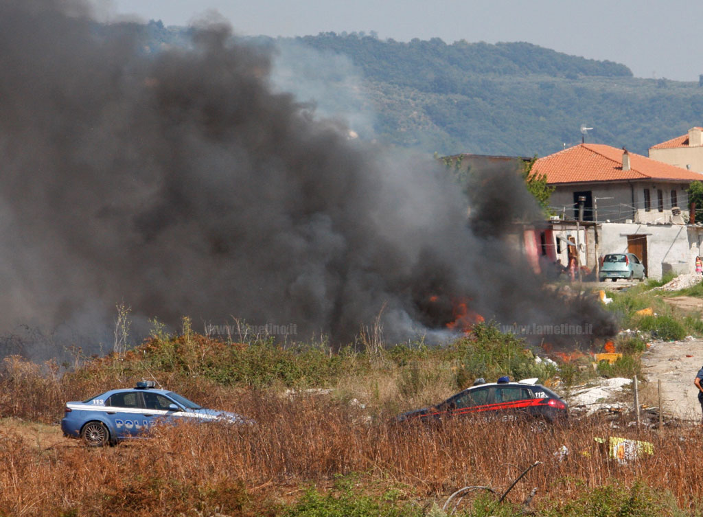 scordovillo-incendio-fumi-lamezia-5.jpg