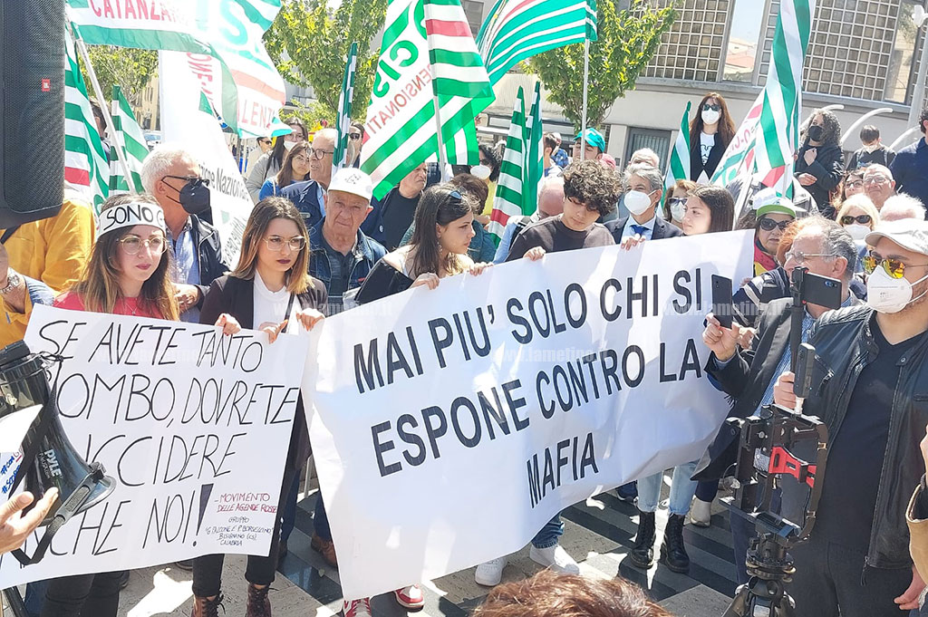 scorta-civica-gratteri-cb658672ca_d4fdd.jpg