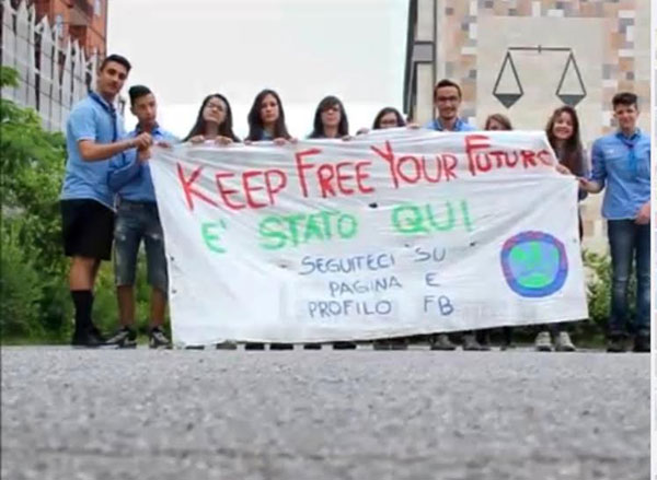 Lamezia: Gli scout lanciano messaggio “Keep free your future” in città
