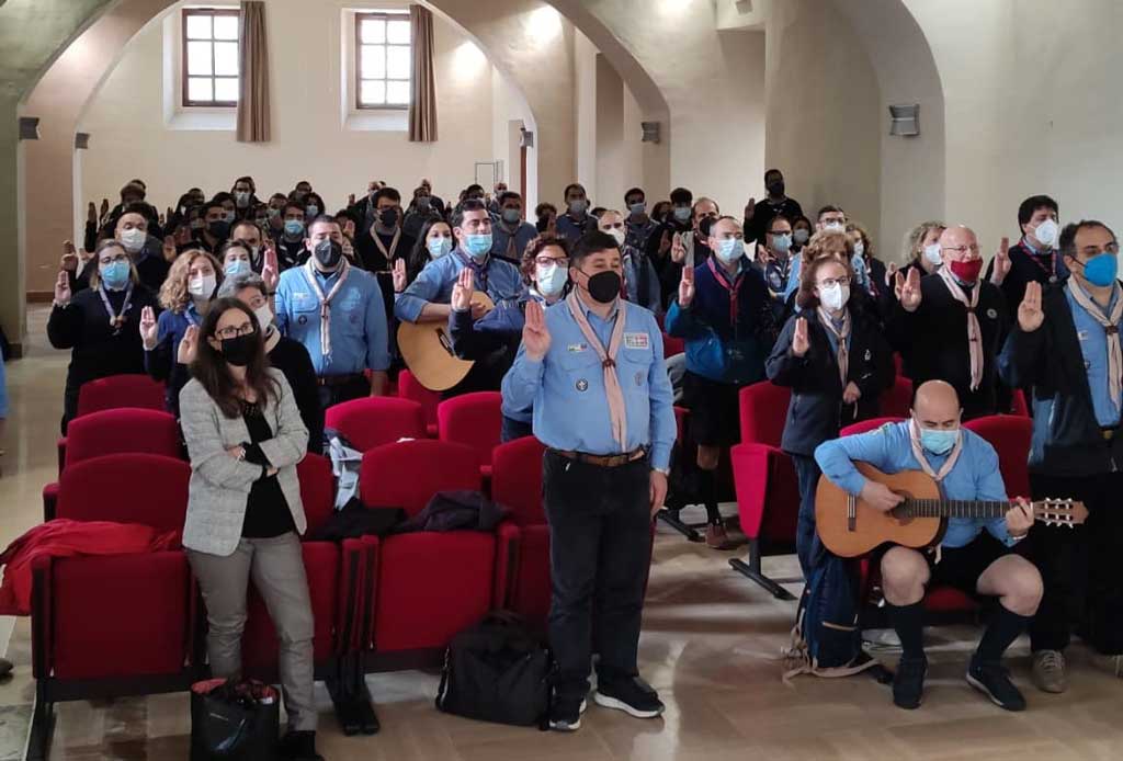 Vecchioni chiude assemblea Agesci Zona Reventino: "Educatore deve tirar fuori dai ragazzi quello che hanno in testa e nel cuore" - VIDEO