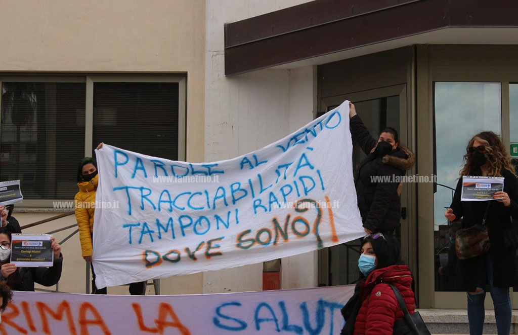 scuola-2021-protesta-lamezia5f_291bf.jpg