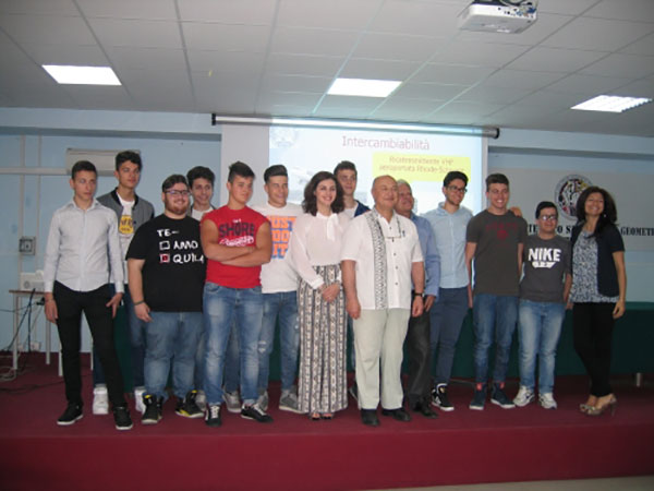 Intermodalità dei trasporti in una conferenza all'ITT di Lamezia