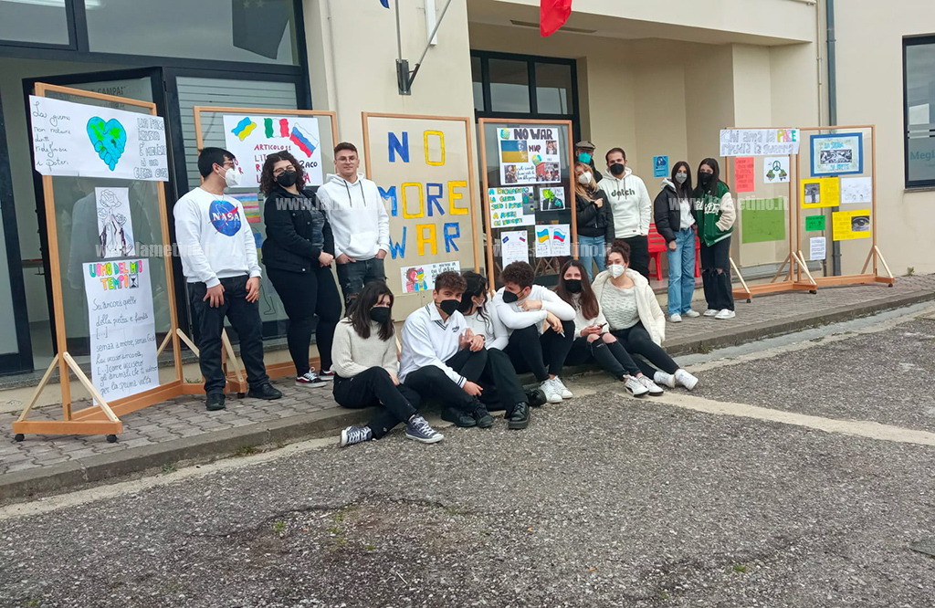 Arriva anche dalle scuole lametine il sostegno al popolo ucraino
