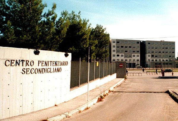 Giovane accoltellato a Diamante, si è costituito diciannovenne