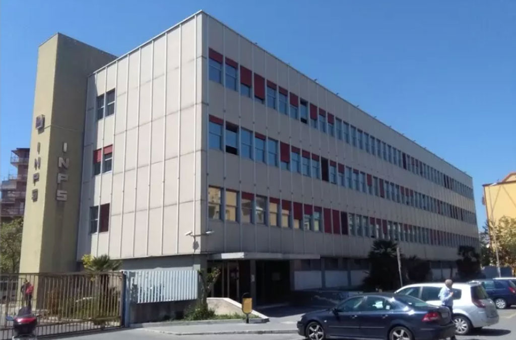 Direttrice Inps senza titoli in sede provinciale di Crotone, condannata a quattro anni per truffa