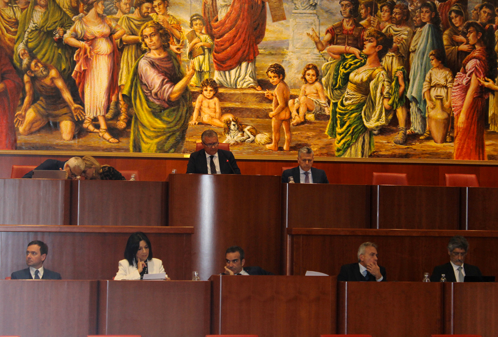 Consiglio regionale rinvia discussione per la legge sul "supplente", in odg anche nodo infrastrutture