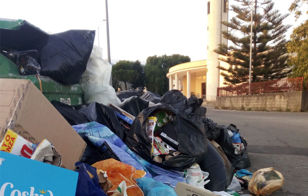 segnalazione-rifiuti-lamezia-05092018.jpg