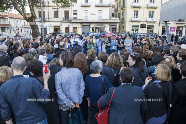 Lamezia: "Selfie Mob" in piazza Mazzini contro nuova riforma scuola