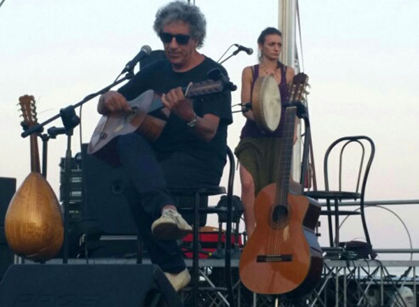 La musica di Eugenio Bennato nei tre giorni del 'Taranta Festival' a Sellia Marina
