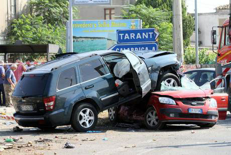 Calabria: Incidente mortale sulla SS106 a Sellia, muore 12enne
