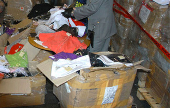 False griffe scoperte in un outlet a Crotone  