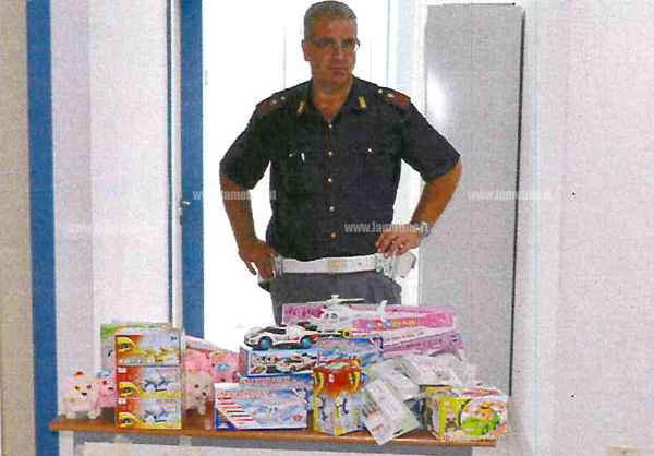 Lamezia: polizia sequestra 5000 articoli privi marchio Ce
