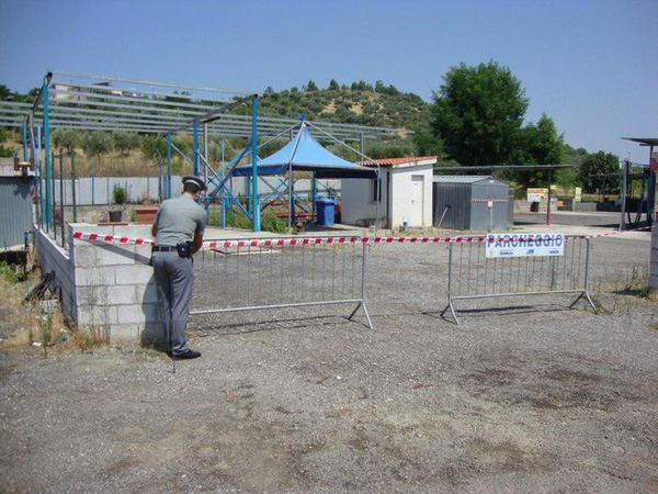 Scaricavano reflui in fognature comunali, sequestrati tre autolavaggi nel cosentino