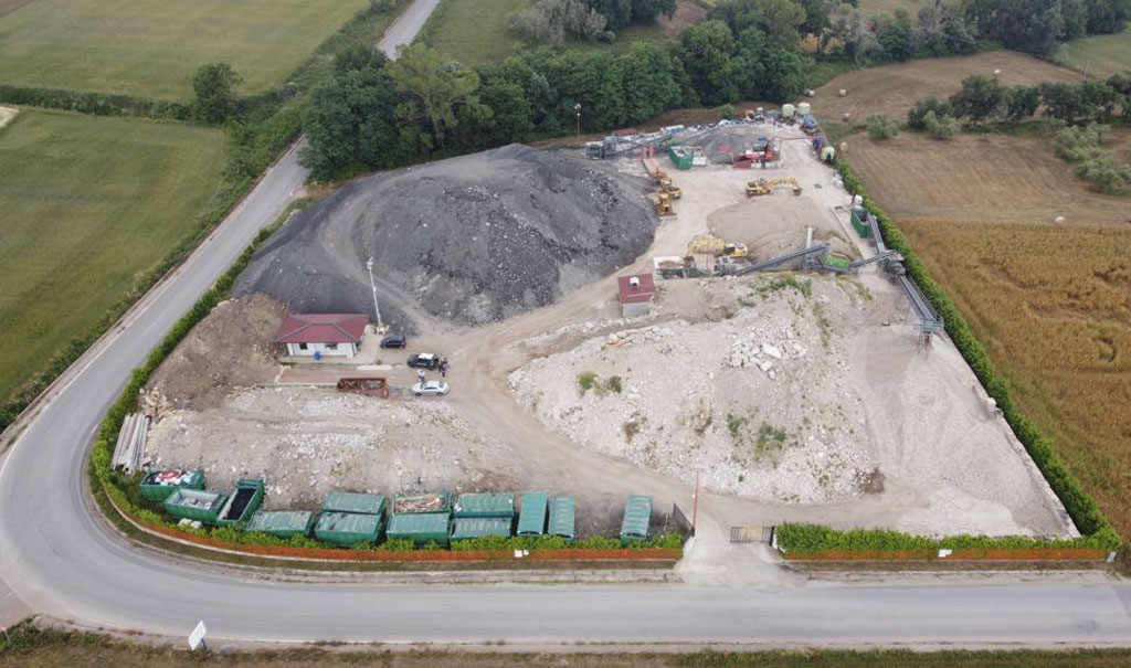 Inquinamento ambientale e discarica abusiva, sequestrata area nel Vibonese