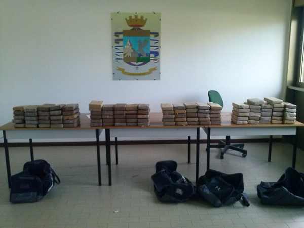 Calabria: Sequestrati 32 chili di cocaina nel porto Gioia Tauro 