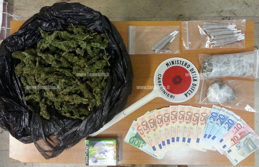 Lamezia: non si ferma ad alt carabinieri, trovato con droga in auto e a casa 