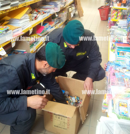 Calabria: Gdf sequestra oltre 16.000 prodotti insicuri a commerciante cinese