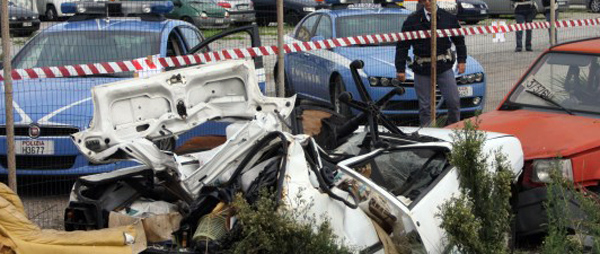 Calabria: Attività di controllo polizia stradale su autodemolitori, due denunce